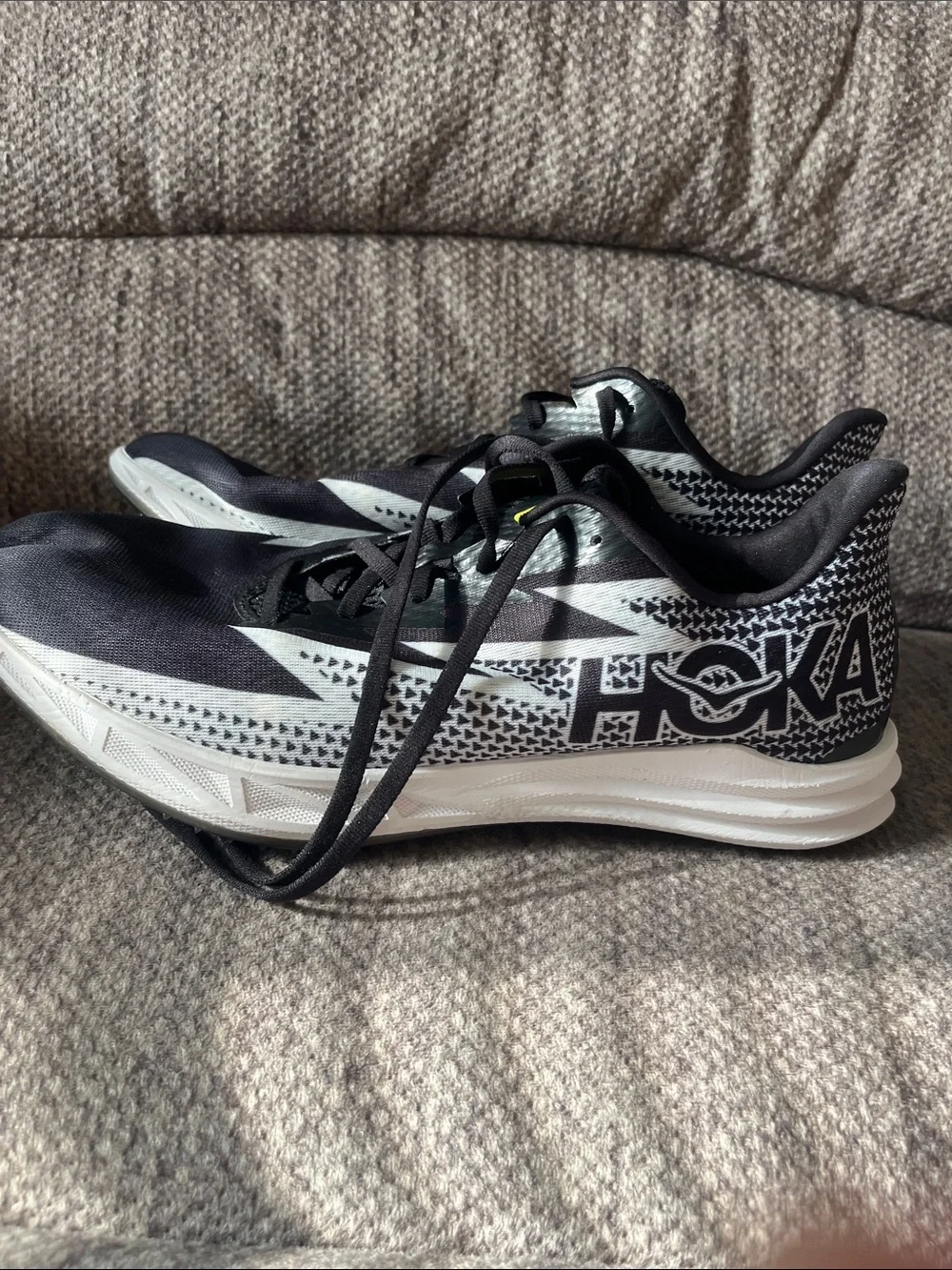 Hoka Crescendo One One unisex Middle distance running shoes W-14.5 M-13